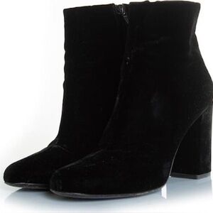 SAINT LAURENT Velvet Heeled Booties
Black Sz 41